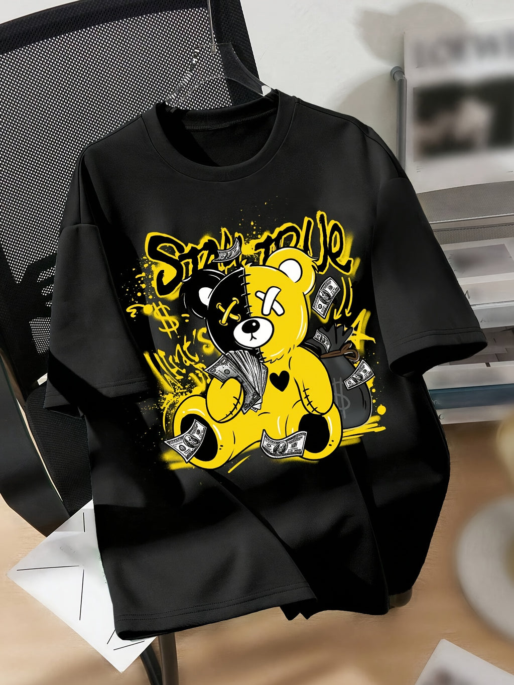 Splicing Bear and Letter Printed Casual T-Shirt, round Neck Loose Top with Dropped Shoulders, Suitable for Spring and Summer